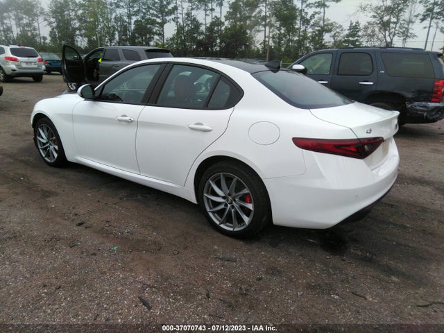2022 Alfa Romeo Giulia, VIN: ZARFANAN4N7652610