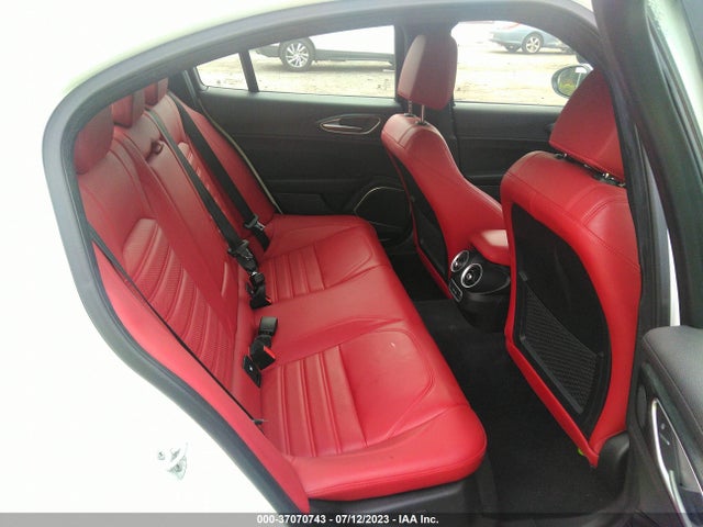 2022 Alfa Romeo Giulia, VIN: ZARFANAN4N7652610