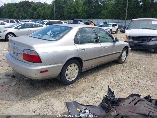 1996 HONDA ACCORD LX/EX VIN: 1HGCD5632TA247004
