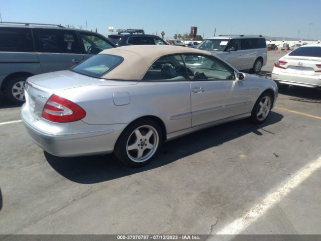 2004 MERCEDES-BENZ CLK-CLASS WDBTK65G24T021290 Photo 3