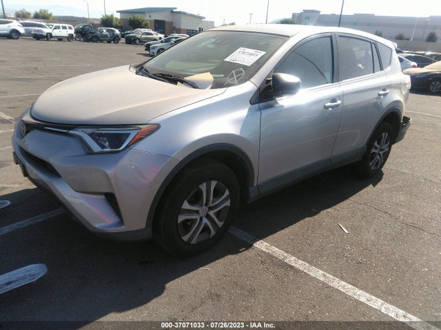 Toyota RAV4 LE 2018 2T3BFREVXJW741222 Image 2