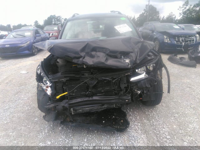 WVGBV7AX2JK002123 Volkswagen TIGUAN LIMITED