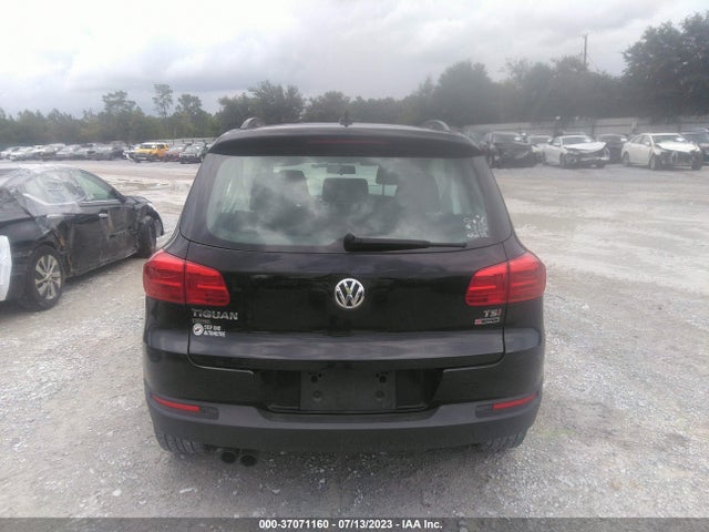 WVGBV7AX2JK002123 Volkswagen TIGUAN LIMITED