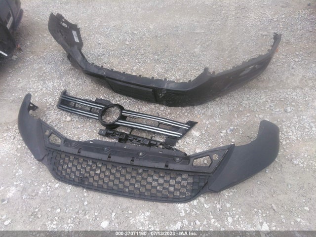 WVGBV7AX2JK002123 Volkswagen TIGUAN LIMITED