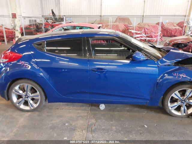 2013 HYUNDAI VELOSTER W/BLACK INT VIN: KMHTC6AD0DU118911