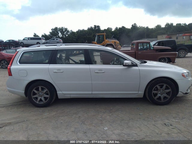 2009 VOLVO V70 VIN: YV1BW982491102176