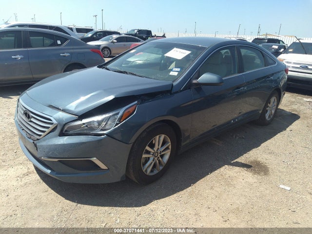 Hyundai SONATA SE 2017 5NPE24AFXHH565199 Image 2