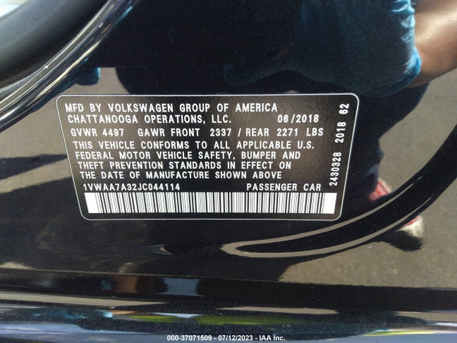 1VWAA7A32JC044114 Volkswagen Passat 2.0t S/r-line
