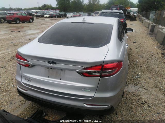 3FA6P0HD1KR108357 Ford FUSION SE