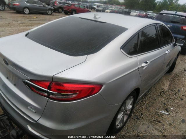 3FA6P0HD1KR108357 Ford FUSION SE