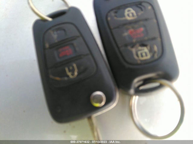 2012 KIA SOUL VIN: KNDJT2A67C7738772