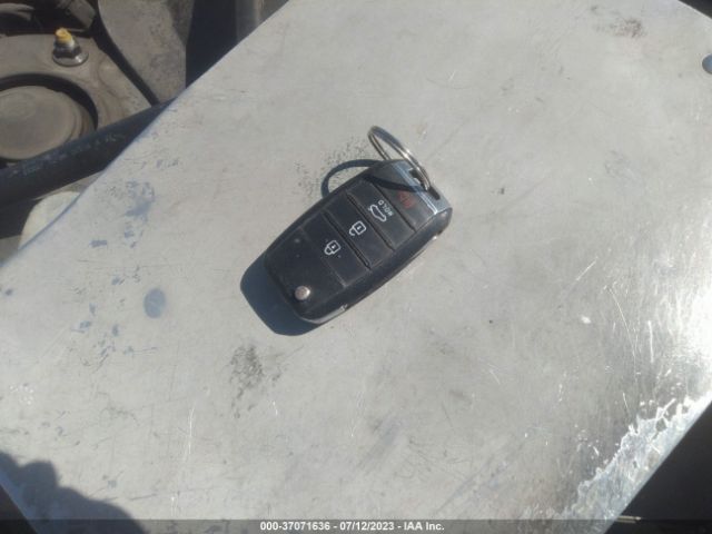 5XXGT4L39JG255698 KIA Optima S