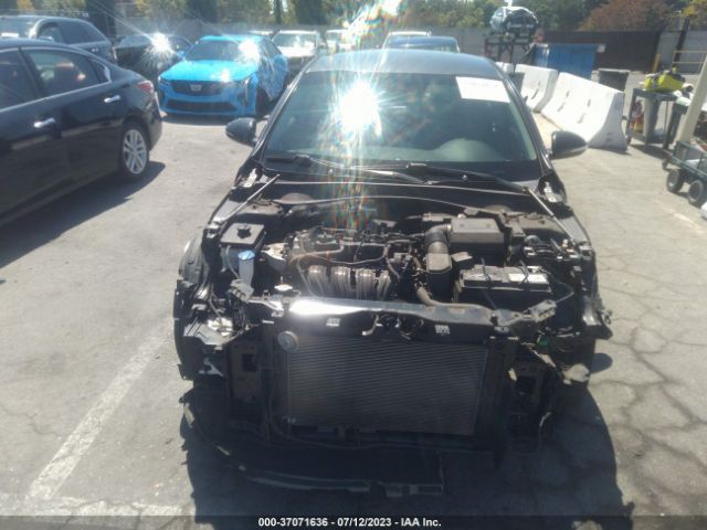 5XXGT4L39JG255698 KIA Optima S
