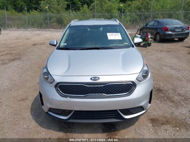 KNDCB3LC5K5216415 KIA NIRO LX