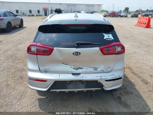 KNDCB3LC5K5216415 KIA NIRO LX