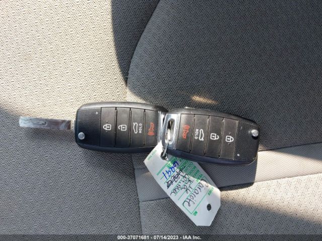 5XXGT4L37GG107588 KIA Optima Lx