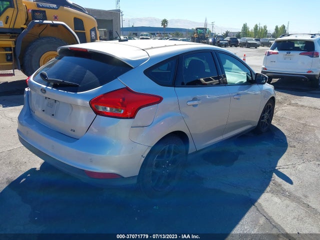 Ford FOCUS SE 2016 1FADP3K29GL256181 Image 10