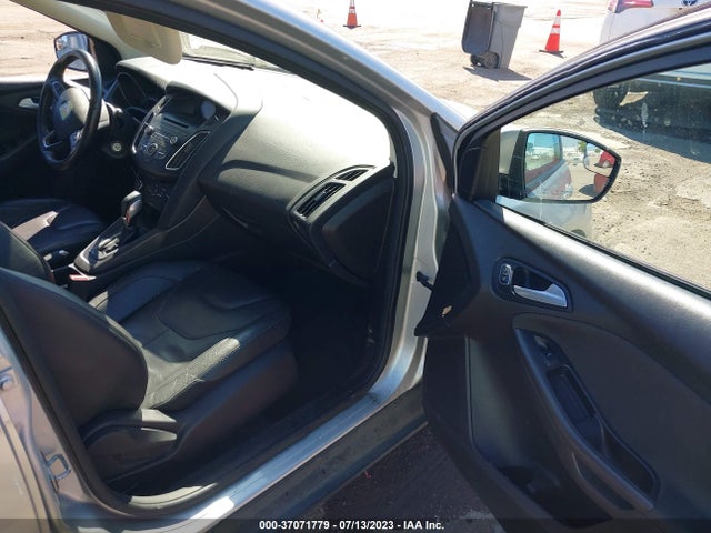 Ford FOCUS SE 2016 1FADP3K29GL256181 Image 11