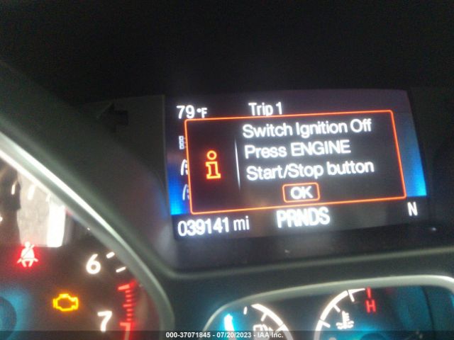 1FMCU9J95JUD62057 Ford Escape Titanium