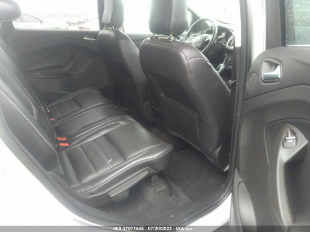 1FMCU9J95JUD62057 Ford Escape Titanium