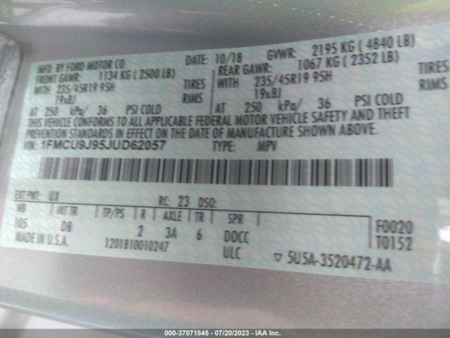 1FMCU9J95JUD62057 Ford Escape Titanium