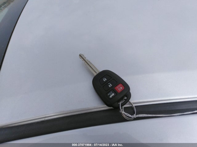 Toyota COROLLA LE 2016 5YFBURHE5GP519661 Image 11
