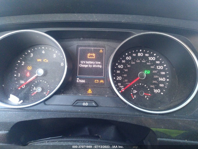 3VV3B7AX1KM140314 Volkswagen TIGUAN SE