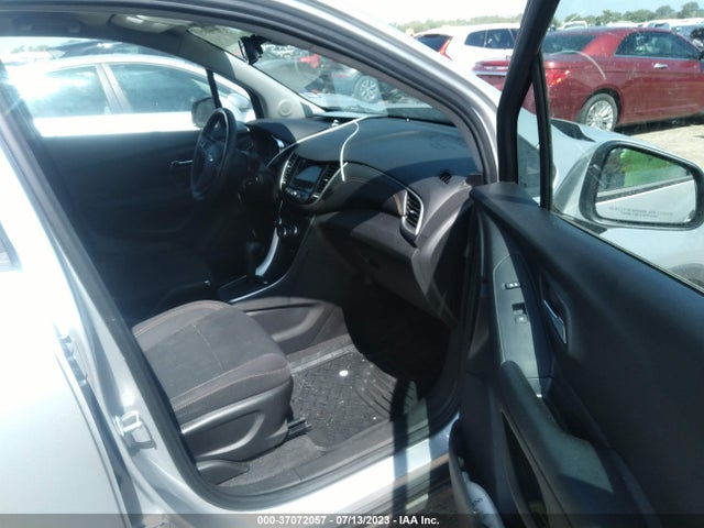 Chevrolet TRAX LS 2019 3GNCJKSB6KL279021 Image 5
