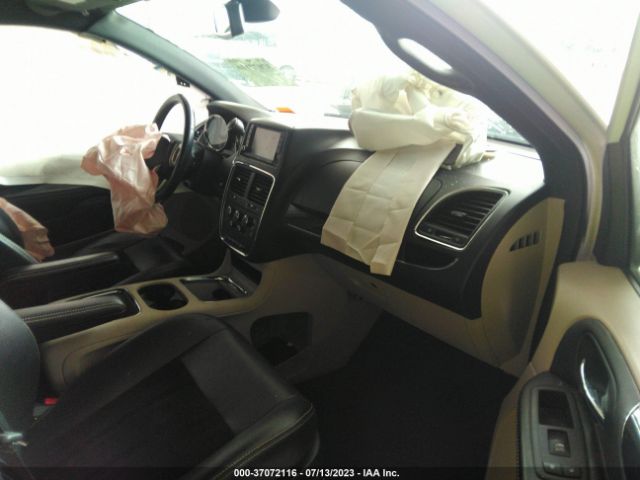 2C4RDGCG2JR326225 Dodge Grand Caravan Sxt