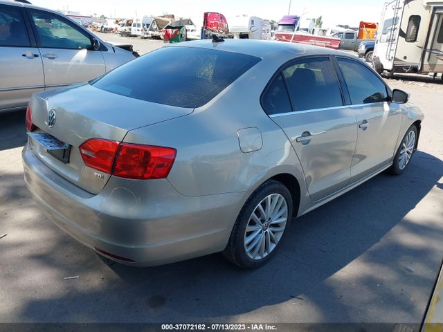 3VWLL7AJ1EM251115 Volkswagen Jetta Sedan Tdi W/premium/nav