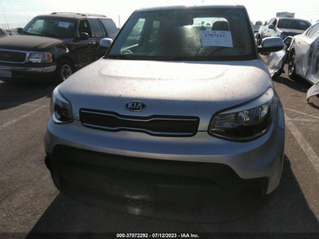 KNDJN2A27J7587405 KIA Soul Base