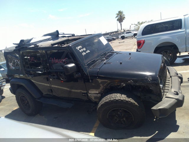1C4BJWDG3HL729104 Jeep Wrangler Unlimited Sport