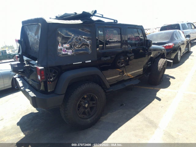 1C4BJWDG3HL729104 Jeep Wrangler Unlimited Sport