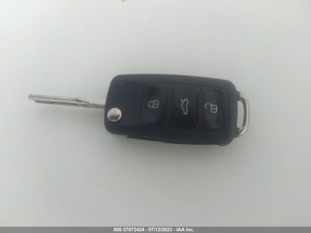 2013 VOLKSWAGEN JETTA SEDAN SE VIN: 3VWDX7AJ6DM354036