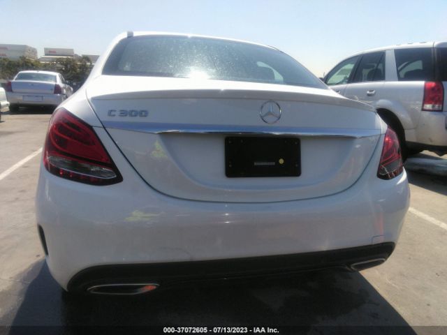55SWF4JB9JU274640 Mercedes-Benz C-class C 300