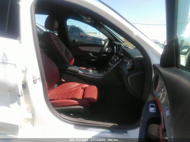 55SWF4JB9JU274640 Mercedes-Benz C-class C 300
