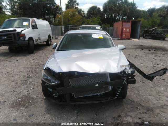 2018 HYUNDAI ELANTRA SEL VIN: KMHD84LF6JU629138