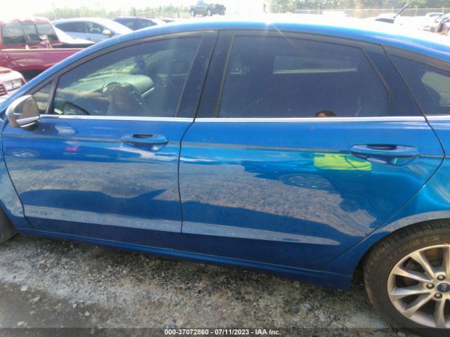 3FA6P0H75HR144832 Ford FUSION SE