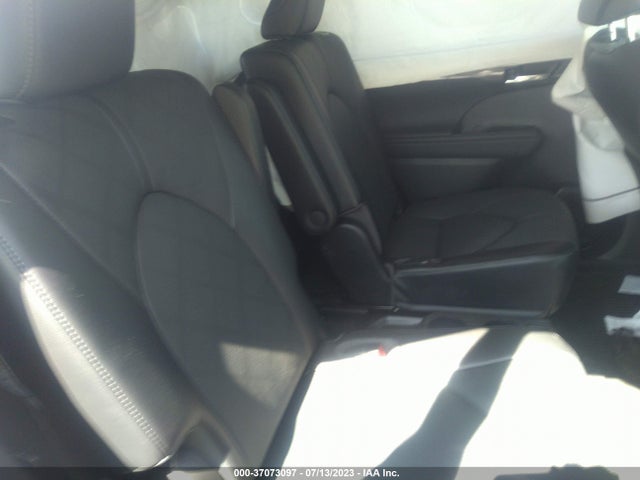 Toyota Highlander Platinum 2022 5TDFZRBH0NS174713 Image 8