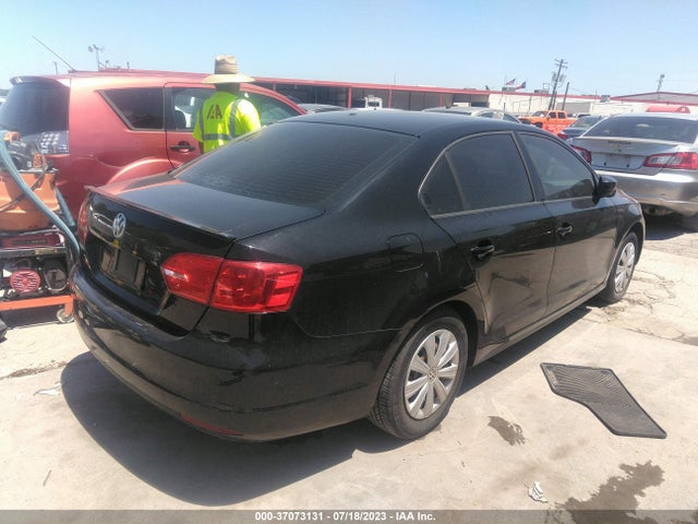 3VW2K7AJXEM399083 Volkswagen Jetta Sedan S