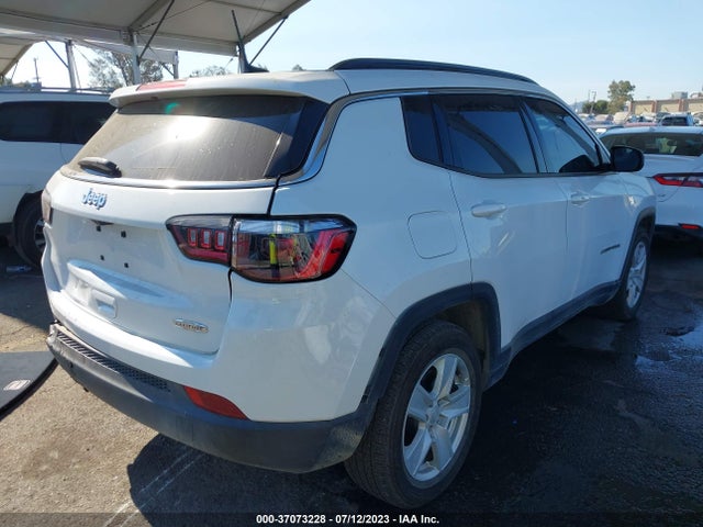 3C4NJCBB3NT156465 Jeep Compass Latitude