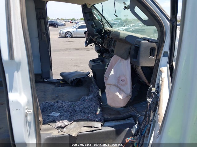 Chevrolet EXPRESS CARGO VAN 2018 1GCWGAFP7J1337888 Image 11