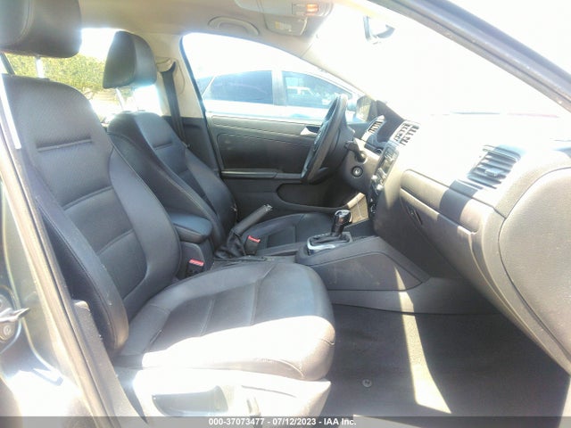 3VWD17AJ5EM239785 Volkswagen Jetta Sedan Se