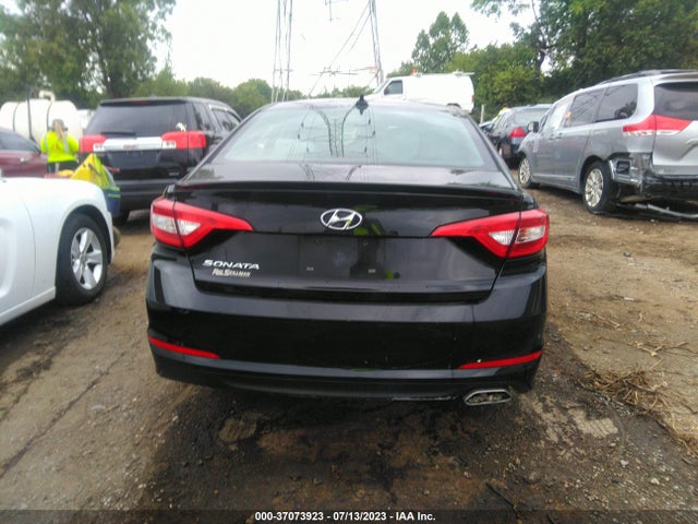 2015 HYUNDAI SONATA 2.4L SE VIN: 5NPE24AF0FH236931