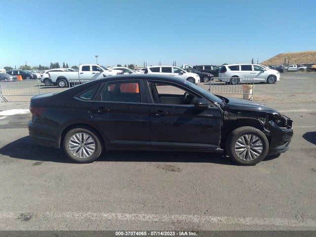 3VWC57BUXKM196596 Volkswagen Jetta S/se/r-line
