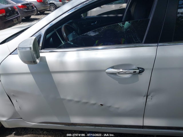 2015 Kia K900, VIN: KNALW4D49F6018063