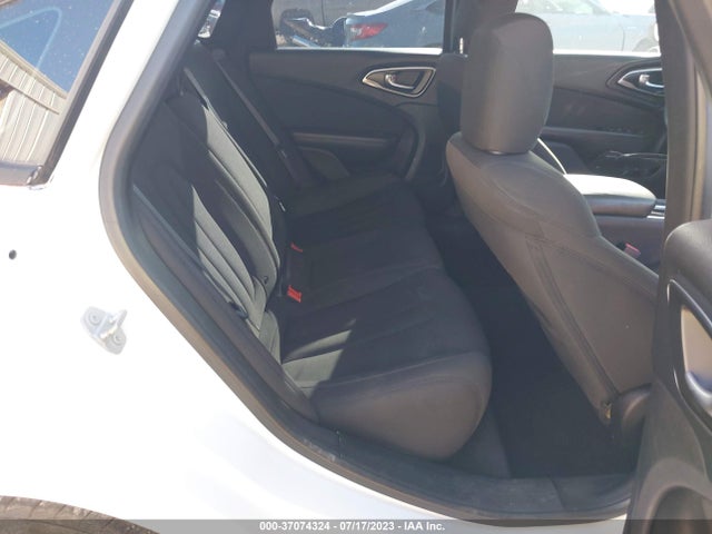 1C3CCCAG8GN101032 Chrysler 200 Limited