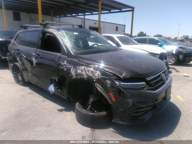 3VVCB7AX1NM055638 Volkswagen Tiguan Se R-line Black