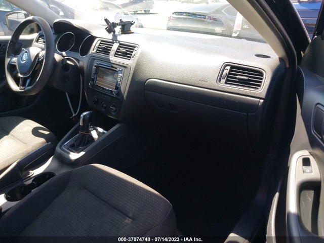 3VW2K7AJ4FM346011 Volkswagen Jetta Sedan 2.0l S W/technology