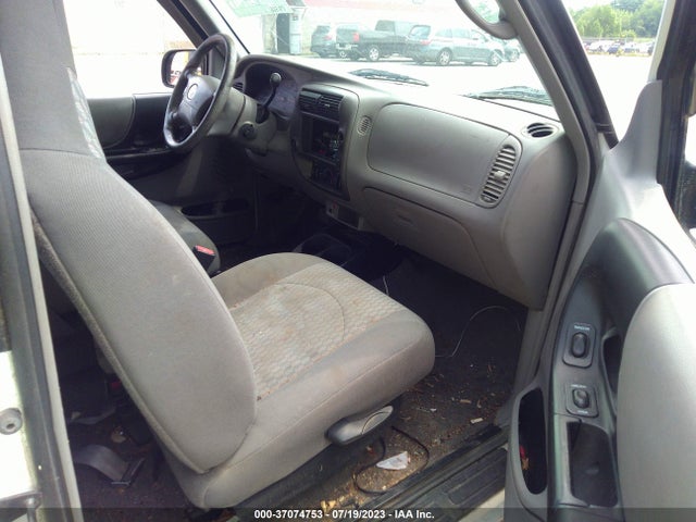 2001 MAZDA B-SERIES 2WD TRUCK DS/SE VIN: 4F4YR16V81TM32389